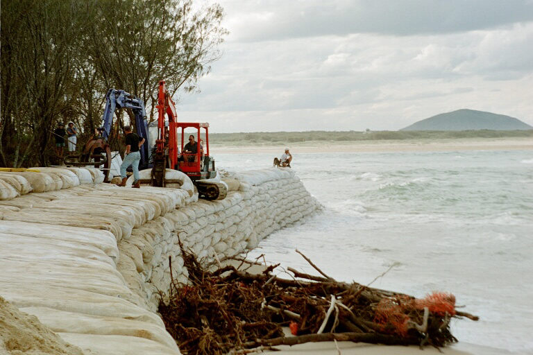 Geofabrics_Aust's tweet photo. Today is Thursday and we are sharing photos from over 20 years ago… dare we say #throwbackthursday?

Check out the case study to find out how Elcorock Geotextile Sand Containers protect the Maroochy River and surrounding #coastal areas from #erosion: https://t.co/HALqQELOc8 https://t.co/HB23Hp2X8F