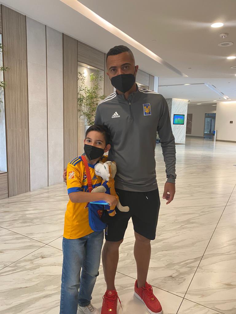 ferflomayorga's tweet photo. @TigresOficial jajajaja no hay forma 👊🏻🐯 https://t.co/mi5m7jWPXw