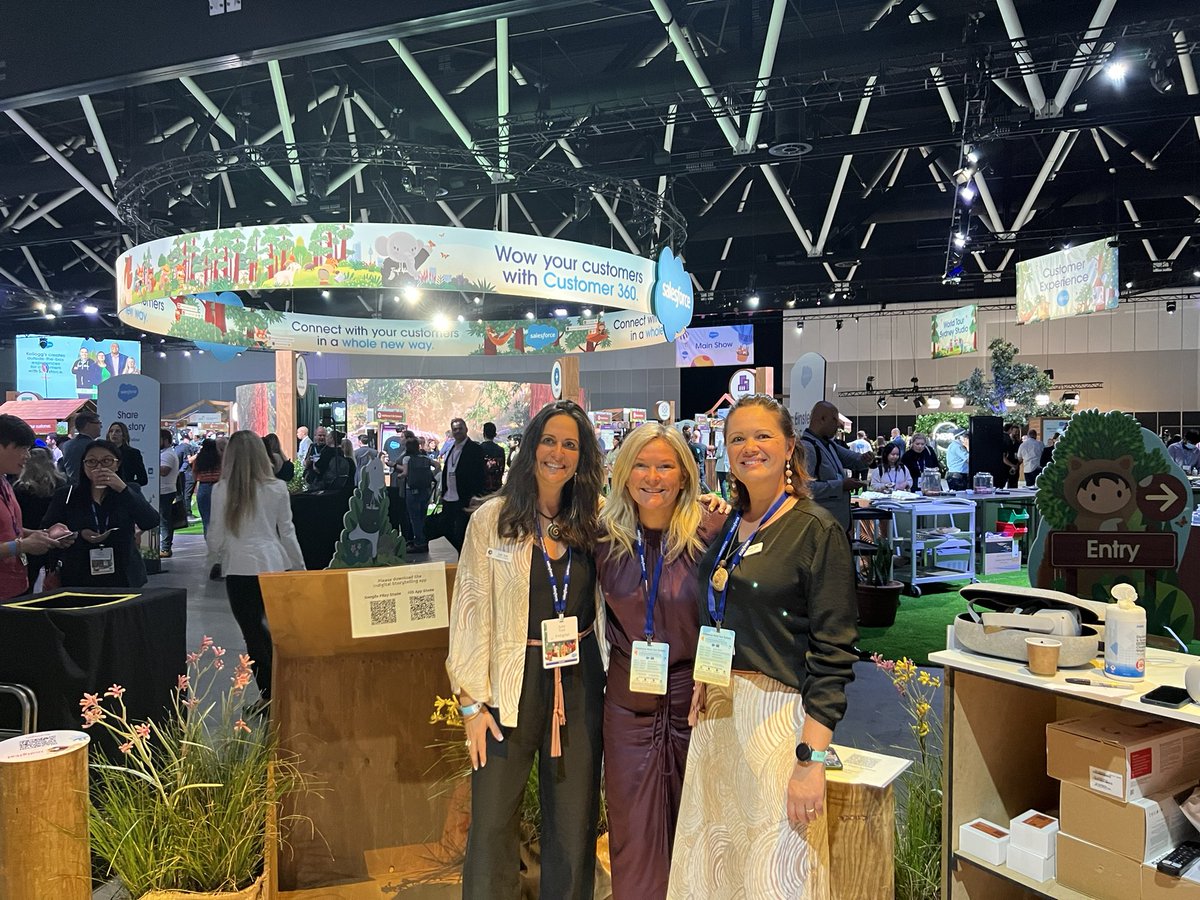 So excited to be <a href="/salesforce/">Salesforce</a> #SalesforceTour with <a href="/IndigitalEdu/">Indigital</a> and a very happy hello with <a href="/pipms/">Pip Marlow</a>. Drop by to hear <a href="/jade_mikaela/">Mikaela Jade</a> share the story, engage with some AR character and more!!