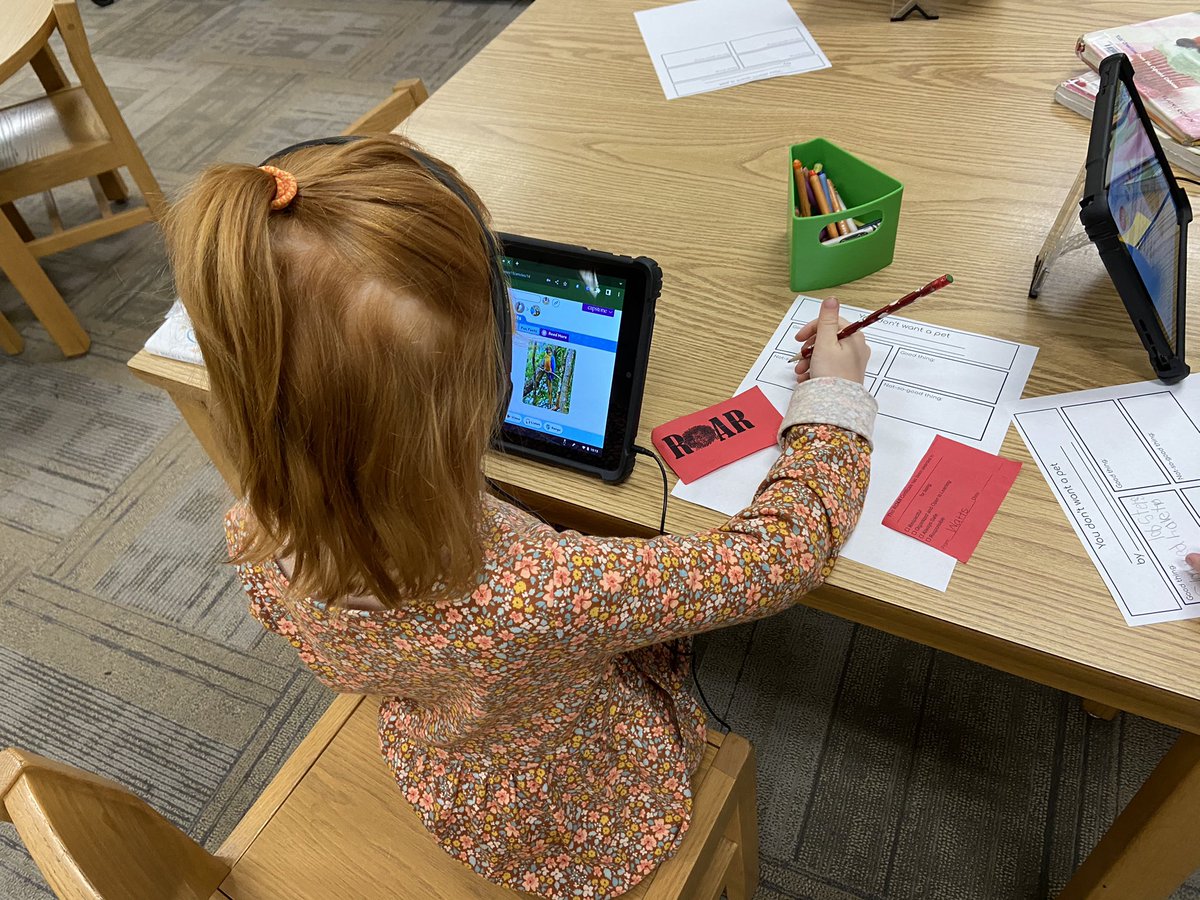fssdLESMedia's tweet photo. Researching animals to create our own silly pet books to display in the library. Thanks @readaloudlibrarian for the inspiration. https://t.co/FgNu50iZSH
