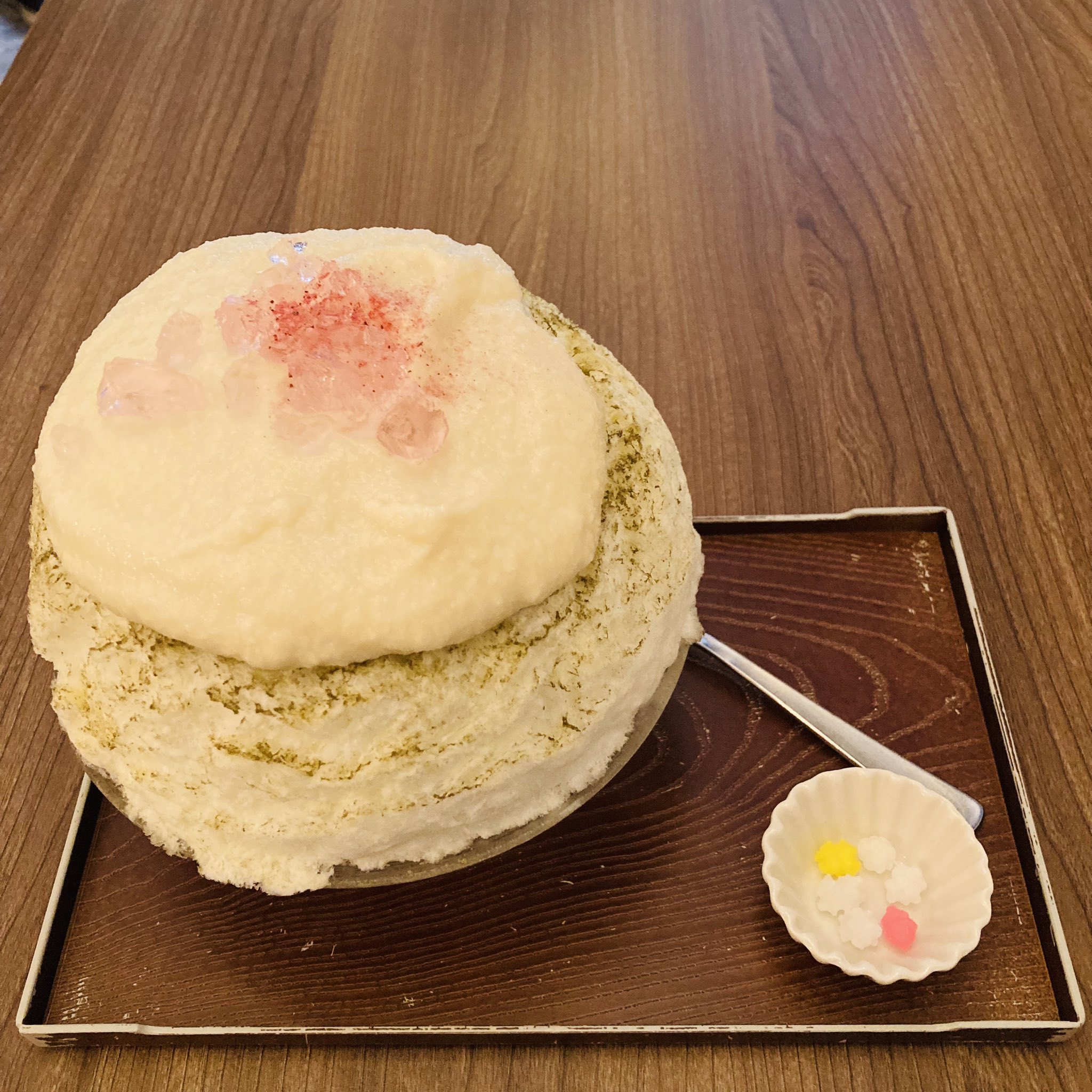 いちごがにがて サカノウエカフェ 湯島 酒サクラ 1600円 かき氷 氷 Shavedice 東京 東京かき氷 デザート おやつ スイーツ 本郷三丁目 湯島 末広町 お茶の水 限定 サカノウエカフェ 酒サクラ 桜 さくら 酒粕 白あん 塩漬け