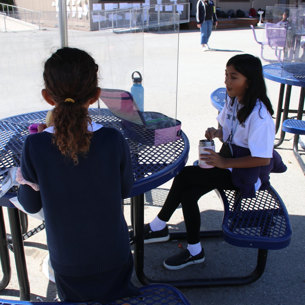 WoodlandPK8's tweet photo. After a long hiatus, our students enjoyed an in-person Buddy Lunch last week! #gooak #gopine #gocypress #gomaple #housesystem #buddylunch https://t.co/jF0vtqZCgs