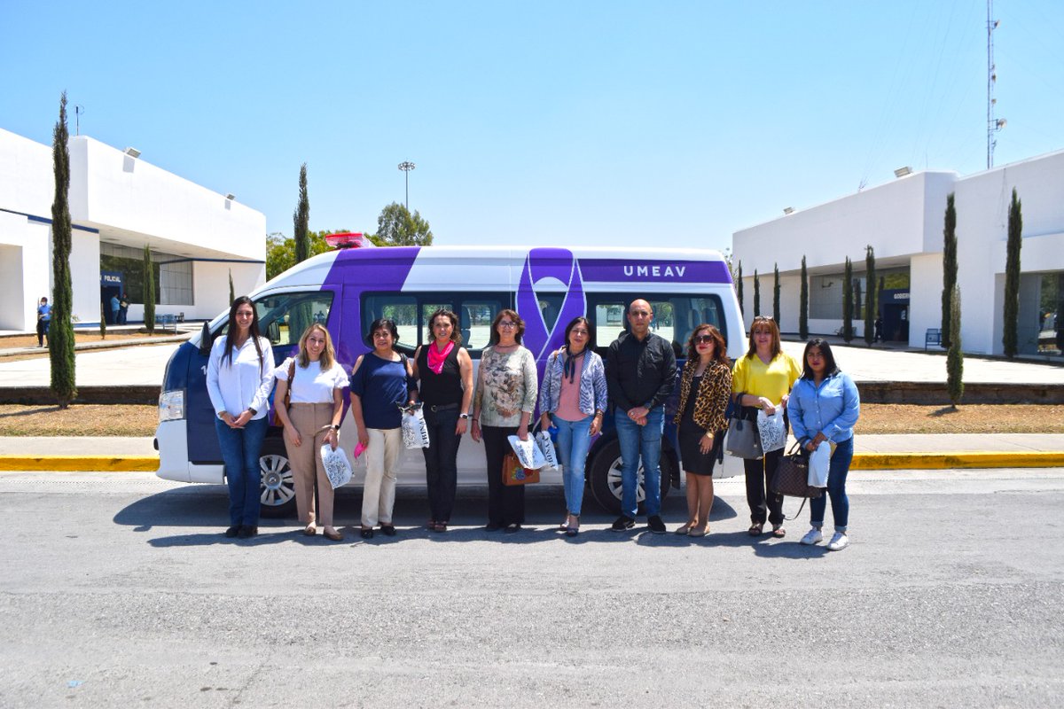 SSP_GobTam's tweet photo. Mujeres Empresarias de la #CANACOVictoria reconocen el alto nivel de preparación de la #PolicíaEstatal en la #Prevencion y combate al delito; así como las herramientas aplicadas en impulsar la cultura de la denuncia y la legalidad en #Tamaulipas https://t.co/Cm8QA5bnnw