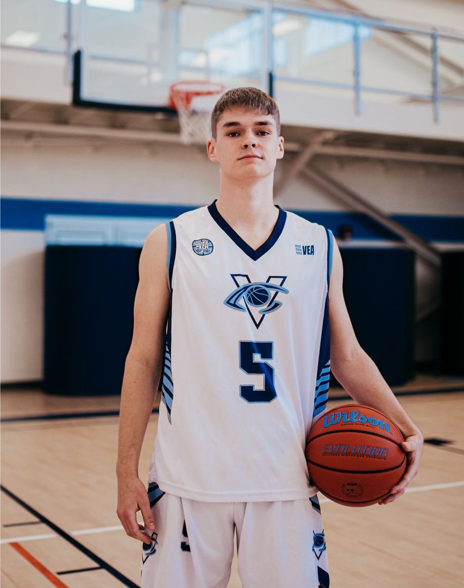 KCKAthletics's tweet photo. The Knights Family congratulates @Jfrasure4 as he takes to the court this summer with @CKYVISION in AAU competition. Looking forward to seeing him expand his skills and playing at the next level following his upcoming senior year @KCKAthletics 
@NextUpRecruits @PrepHoopsKY https://t.co/99YjJTSzyE