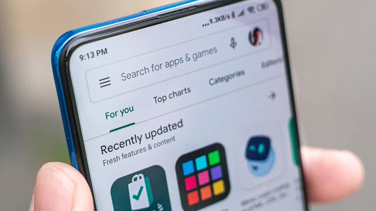 srlm's tweet photo. viram isso?...

google baniu dezenas de APPs de ANDROID com milhões  de downloads, por terem CÓDIGO pra minerar dados dos usuários.

a EMPRESA envolvida está ligada a serviços de espionagem dos EUA: https://t.co/q1wsYRjOzd.

a descoberta foi feita por pesquisadores independentes. https://t.co/kQF7n9p8ES
