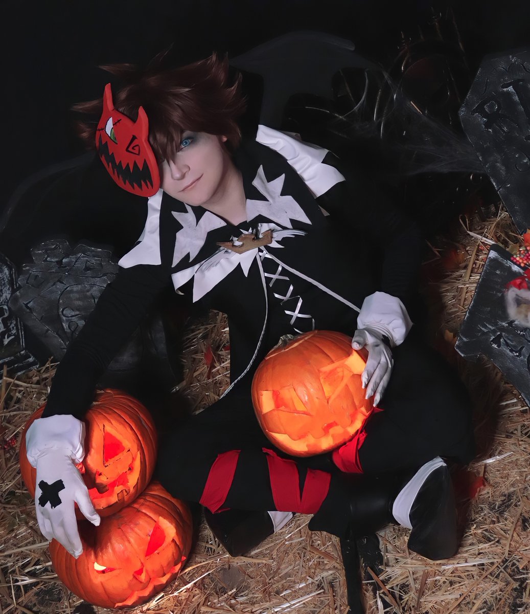 kikecosplayer's tweet photo. Happy Halloween!! 🎃👻 EN ABRIL! XD https://t.co/bBXEyIkxA6