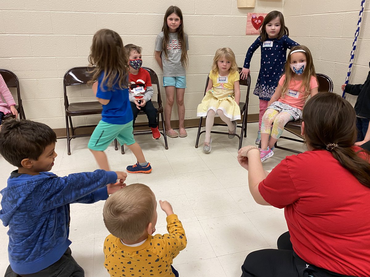 Another amazing night of Building Bulldogs! <a href="/WilsonSchlDist/">Wilson School District</a> thank you to all the families and volunteers for a fun night! #buildingbulldogswsd