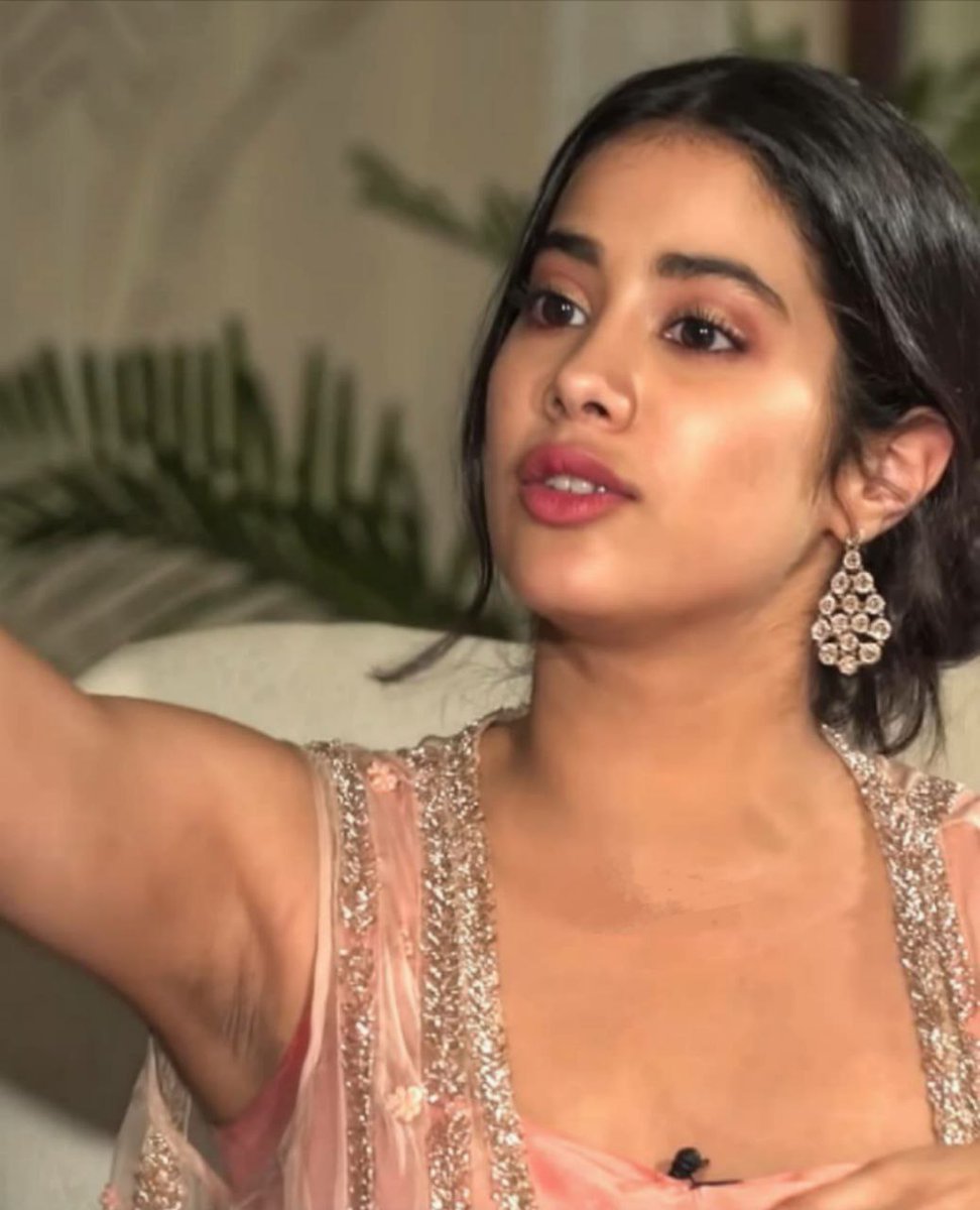 Jaanu papa snacks 😋 

#armpits #ArmpitSweat #hotpits #JhanviKapoor #teluguactress #hotactress @Gaajiversion2 @ArmpitFans @armpitlover2627 @armpit_dannyb @ArmpitHub_