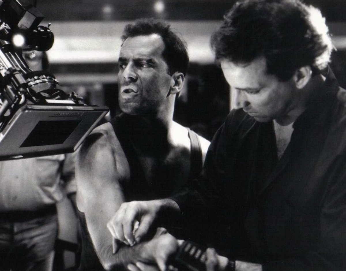 donwinslow's tweet photo. Bruce Willis / Behind the scenes.

Die Hard / 1988. https://t.co/ctdI0UnqMd