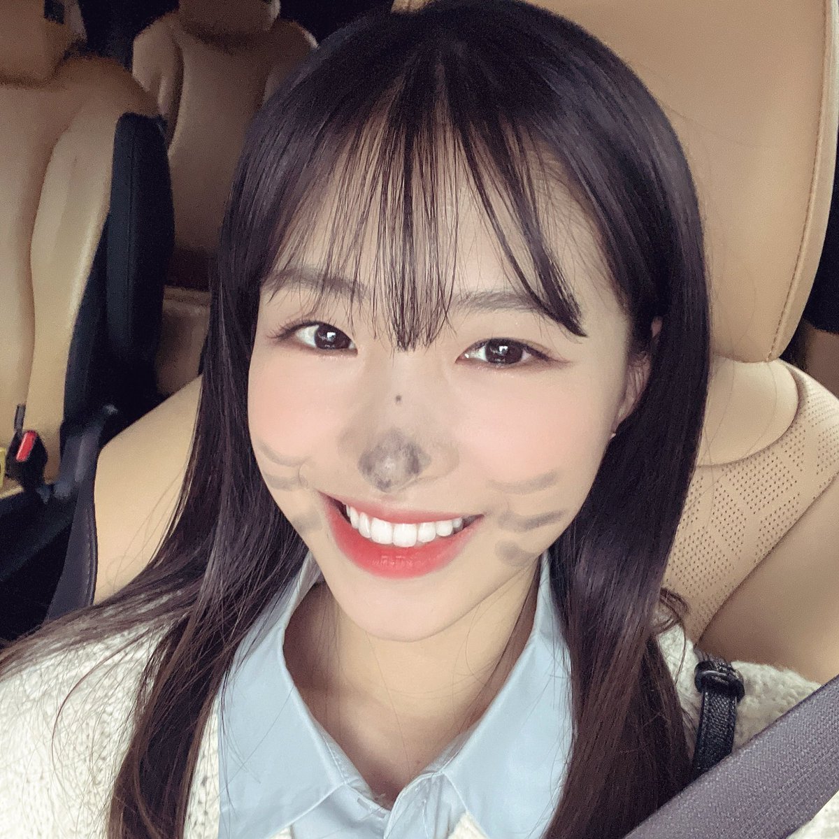 트위터 만들었어여어어ㅓㅓ😆
사실 어떻게 하는건지 잘 모르지만 ..
열심히 해볼게용 ㅋㅋㅋ자주만나요!!❤️
Twitter作りました！
よくわからないけど。。頑張ります！
よく会いましょう❤️