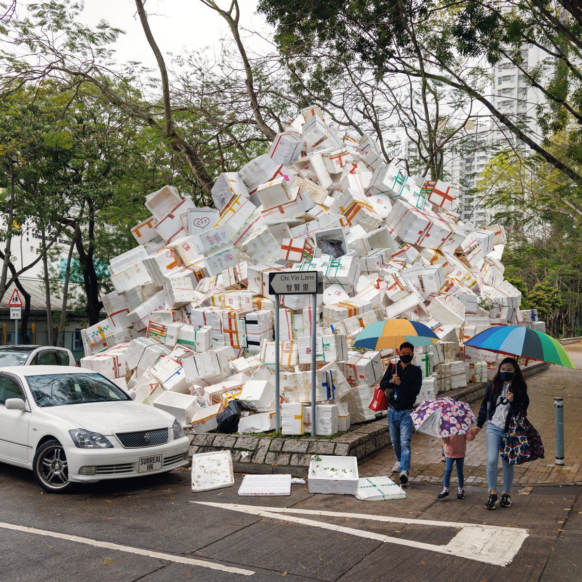 surrealhk_'s tweet photo. Mountain of styrofoam boxes 
發泡膠箱山

#styrofoam #polyfoam #boxes #pollution #recycle #photoshop #madewithphotoshop #photomanipulation #surrealhk #hongkong https://t.co/8dihsbSTMw