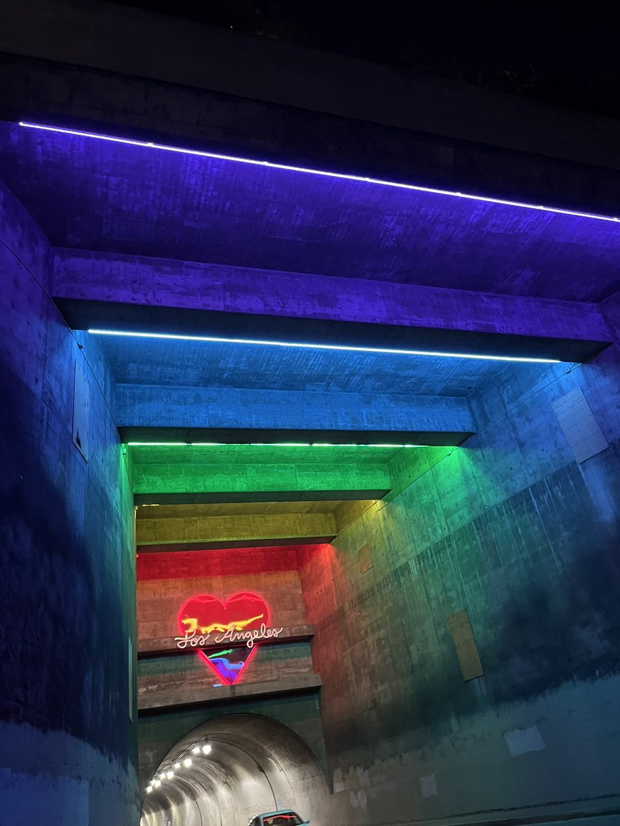 LosJeremy's tweet photo. The Light at the End of the Tunnel: Heart of Los Angeles, by @torydipietro. #DTLA #neonart #publicart #earliertonight https://t.co/D511vl9z2T