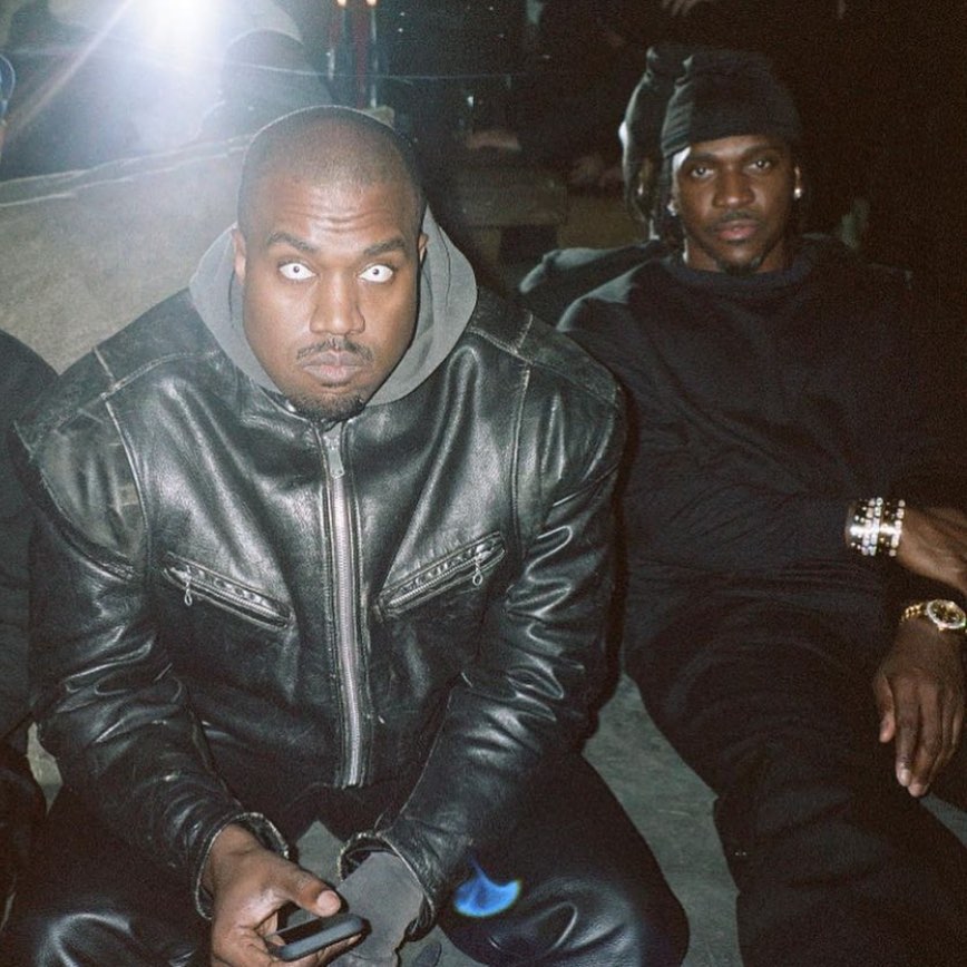 Rapstyle10_'s tweet photo. Tú 3era foto de tu galería dejo así a Kanye West: https://t.co/7J15M5AYHw