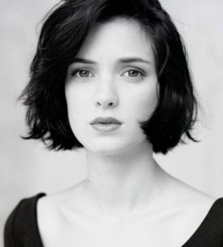 Torn between a black bob Winona Ryder moment or a Cameron Diaz chic blonde one. This is vitally important to the success of my impending hot girl summer how do I CHOOSE https://t.co/AeAZCYdxST