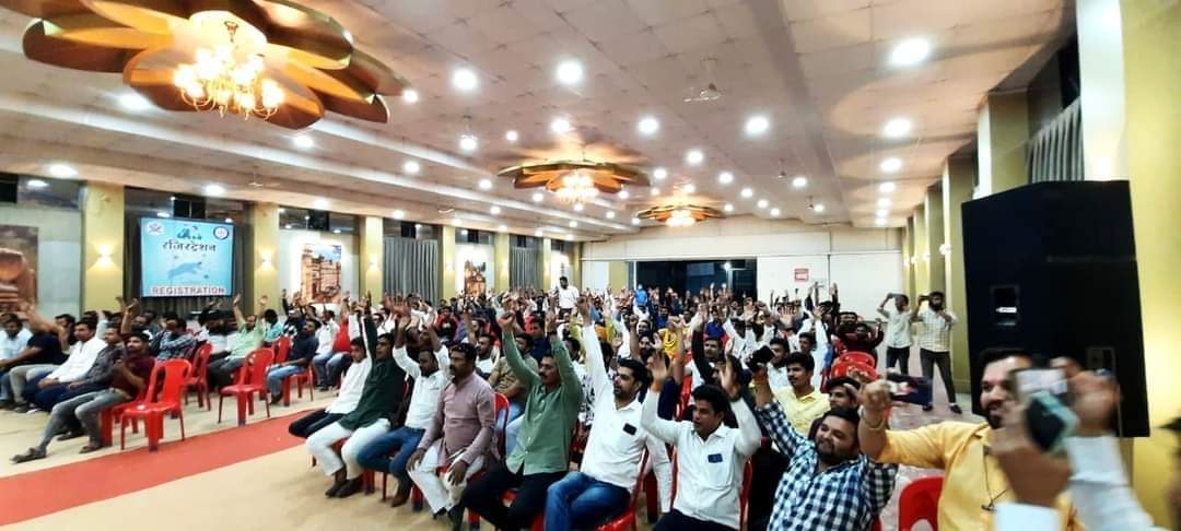 Indorebjym's tweet photo. भारतीय जनता पार्टी 42 वे स्थापना दिवस के उपलक्ष्य में भारतीय जनता युवामोर्चा इंदौर महानगर के यशस्वी नगर अध्यक्ष सौगात जी मिश्रा के द्वारा नवाचार कार्यक्रम कमल पुष्प सम्मान समारोह का आयोजन किया गया 
BJP4Indore BJYM Madhya Pradesh  #bjpsaugatmishra @Indorebjym #BJYM4MP #bjym4india https://t.co/srq8ef985U