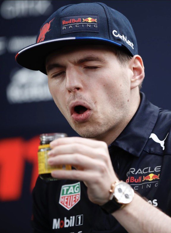 FormulaReaction's tweet photo. I see no difference https://t.co/lgrdsfp46W