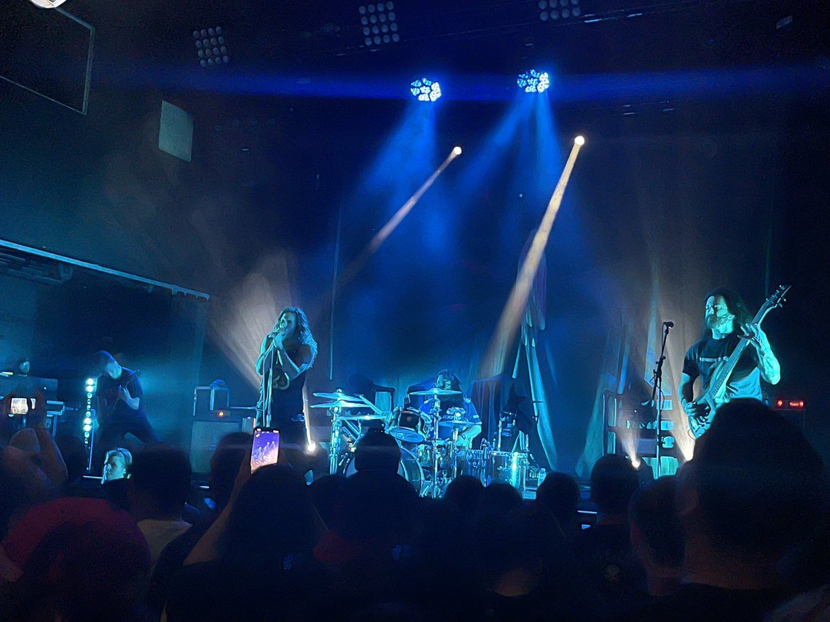 SimplyEricuhh's tweet photo. @fitforaking you guys were amazing tonight!! Thank you for the birthday wishes to myself and my student Sebastian 🥳💖💖💖💖 #Houston #birthday #darkpathtour https://t.co/2HEzXWVjR8