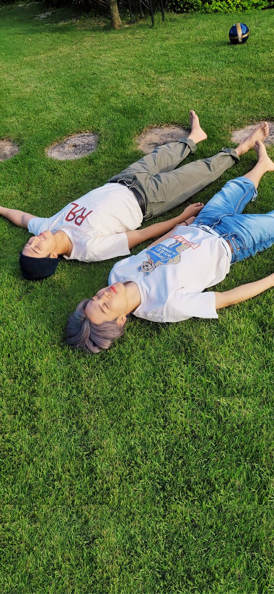 Pur_plle7's tweet photo. BTS Wallpaper Version💜

#bts #rm #jin #suga #jhope #jimin #v #jk #kimnamjoon #kimseokjin #minyoongi #junghoseok #parkjimin #kimtaehyung #jeonjungkook #BTSWALLPAPER #DWALLS @BTS_twt https://t.co/boi4nl2lfH
