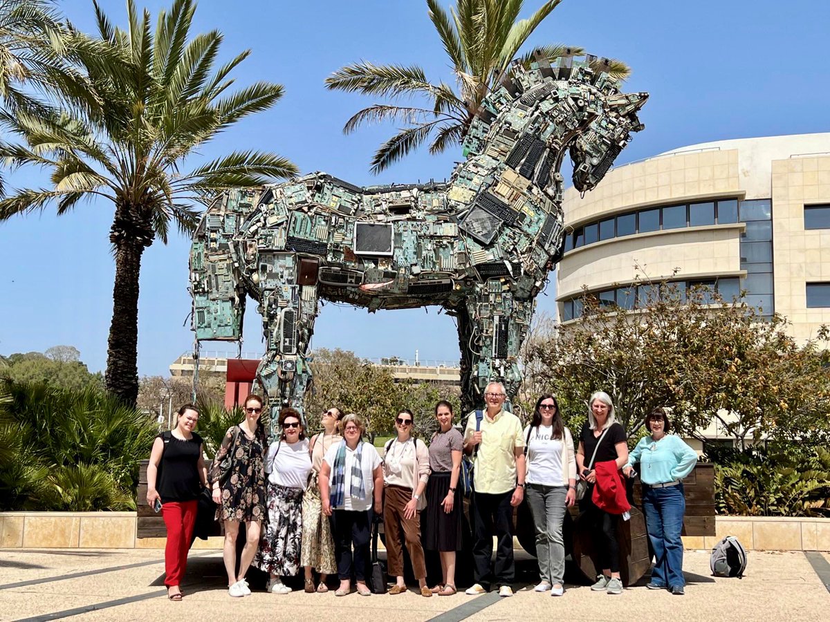 ASteverding's tweet photo. Moin aus #TelAviv. Die #TechTourIsrael schaut sich heute weiter um. 🐴 https://t.co/UXwmQ9UgUI