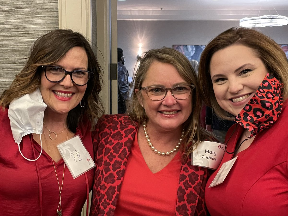 MaryCushmanMD's tweet photo. Great to see these women tonite! #GoRed802 @GoRedForWomen https://t.co/4wGix7bJa4