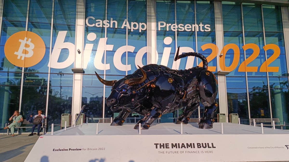 TsxDev's tweet photo. Tremendas fotos que comparte un amigo de #BACarmy 🪖 de @BlockAcademyCL
En la @TheBitcoinConf 2022 en el Centro de convenciones de #Miami Beach 🤩
Seguimos muy Bullish con #BTC 🐂
#Bitcoin 🚀 https://t.co/nYElfsVlNY
