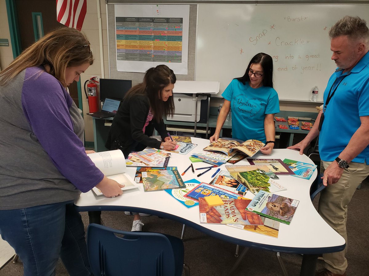 kelleynorrisPFE's tweet photo. Social Studies Integration with ELA IRA books.
Thank you Matthew Webb for visiting MBE.
#humbleisd_mbe
@humble_SocSt
#mbeisfamily
#mbebears2020 https://t.co/GDZ4Xu004s