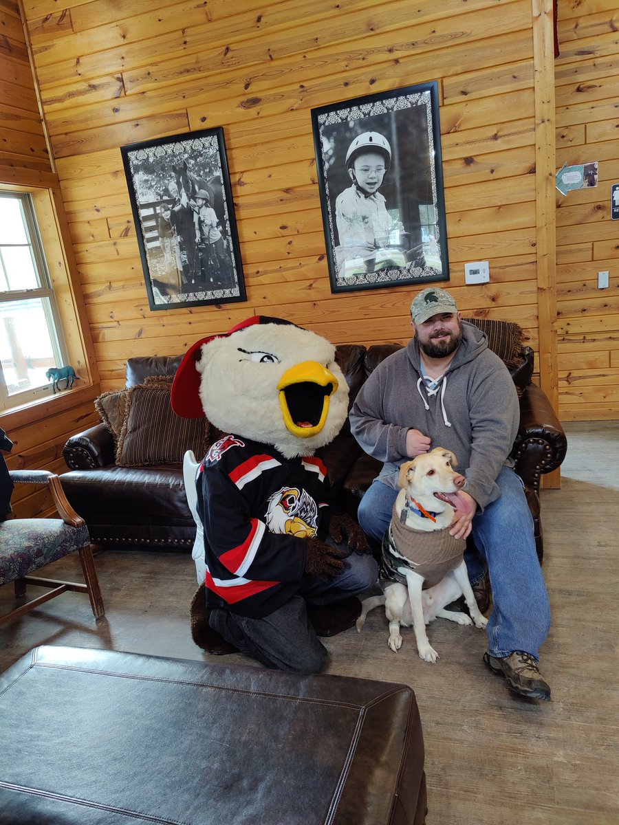 longleaf616's tweet photo. @FPHMonsters #Finn is his favorite person at the games. He spots him from across the arena and waits for him https://t.co/xnMFtorLMc