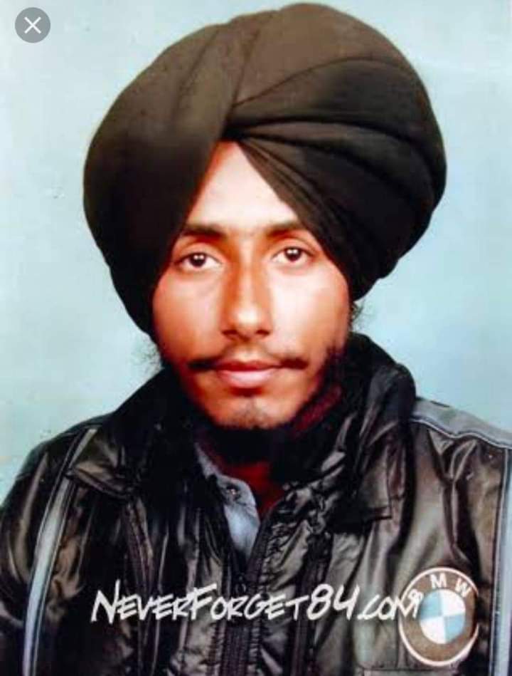 Bhupind26666922's tweet photo. "ਜਦੋਂ ਥੰਮਿਆਂ ਤੂਫ਼ਾਨ ਸੁੰਨ੍ਹ ਹੋ ਗਿਆ ਜਹਾਨ....
       ਸ਼ੇਰ ਧਰਤੀ ਦੀ ਹਿੱਕ ਤੇ ਨਿਢਾਲ ਹੋ ਗਿਆ....
ਲਹੂ ਡੁੱਲ੍ਹ ਕੇ ਮਿੱਟੀ ਦਾ ਰੰਗ ਲਾਲ ਹੋ ਗਿਆ....

ਅਮਰ ਸ਼ਹੀਦ ਬਾਬਾ ਜੁਗਰਾਜ ਸਿੰਘ ਤੂਫ਼ਾਨ ਸ਼ਹੀਦ��� 7 ਅਪ੍ਰੈਲ 1990 ਮਹਾਨ ਰੂਹਾਂ ਜਿੰਨਾ ਸੱਚ ਧਰਮ ਲਈ ਆਪਾ ਵਾਰਿਆ ।
ਭਾਈ ਸਾਹਿਬ ਦੀ ਸ਼ਹਾਦਤ ਨੂੰ ਕੋਟਿਨ ਕੋਟਿ ਪ੍ਣਾਮ ਜੀ https://t.co/QHaylAE18S