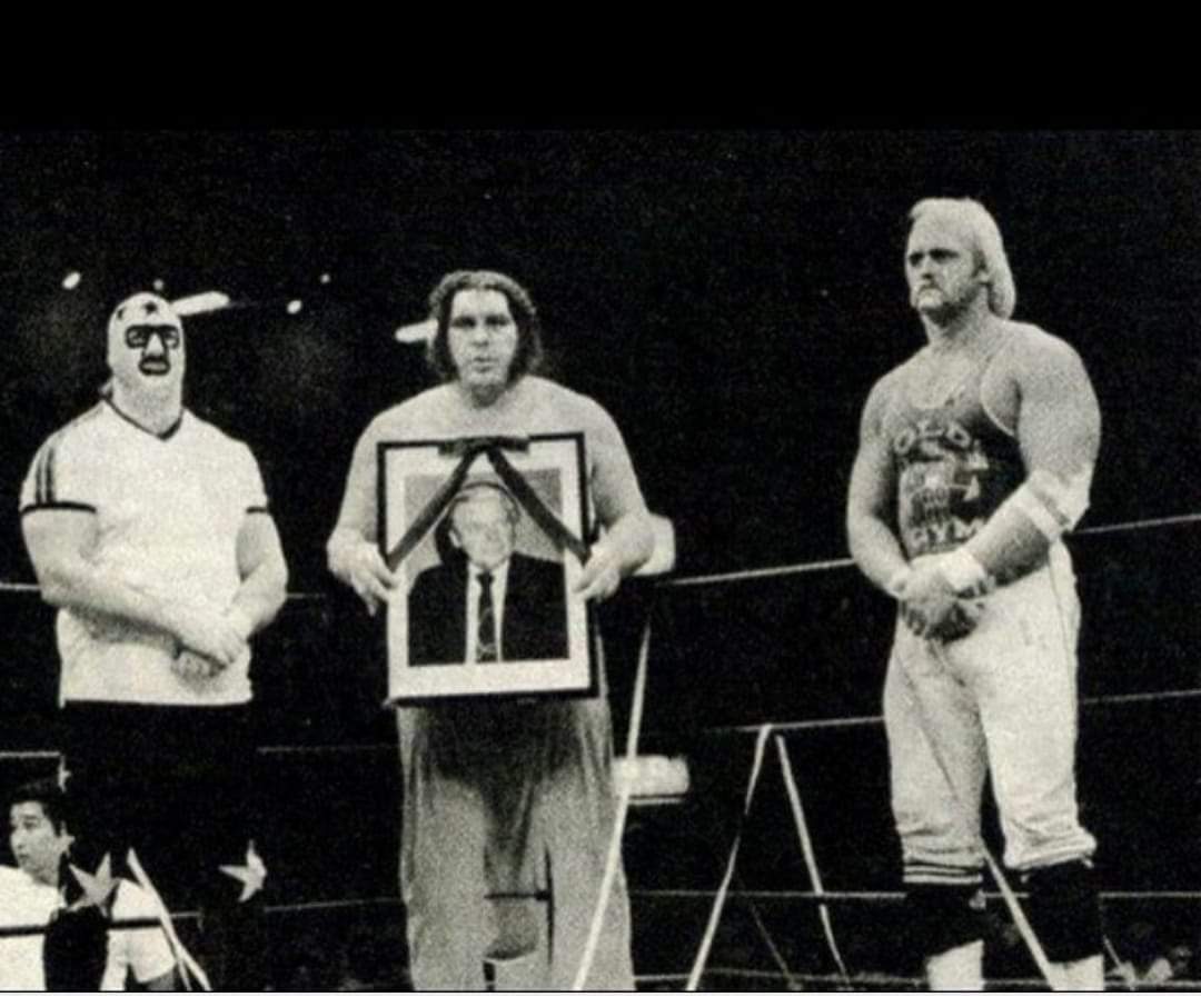 サンダーリップス アンドレザジャイアント ハルクホーガン マスクドスーパースター ビンスマクマホンシニア遺影 新日本プロレス 1984年 T Co Xuqtme2wx8 Twitter