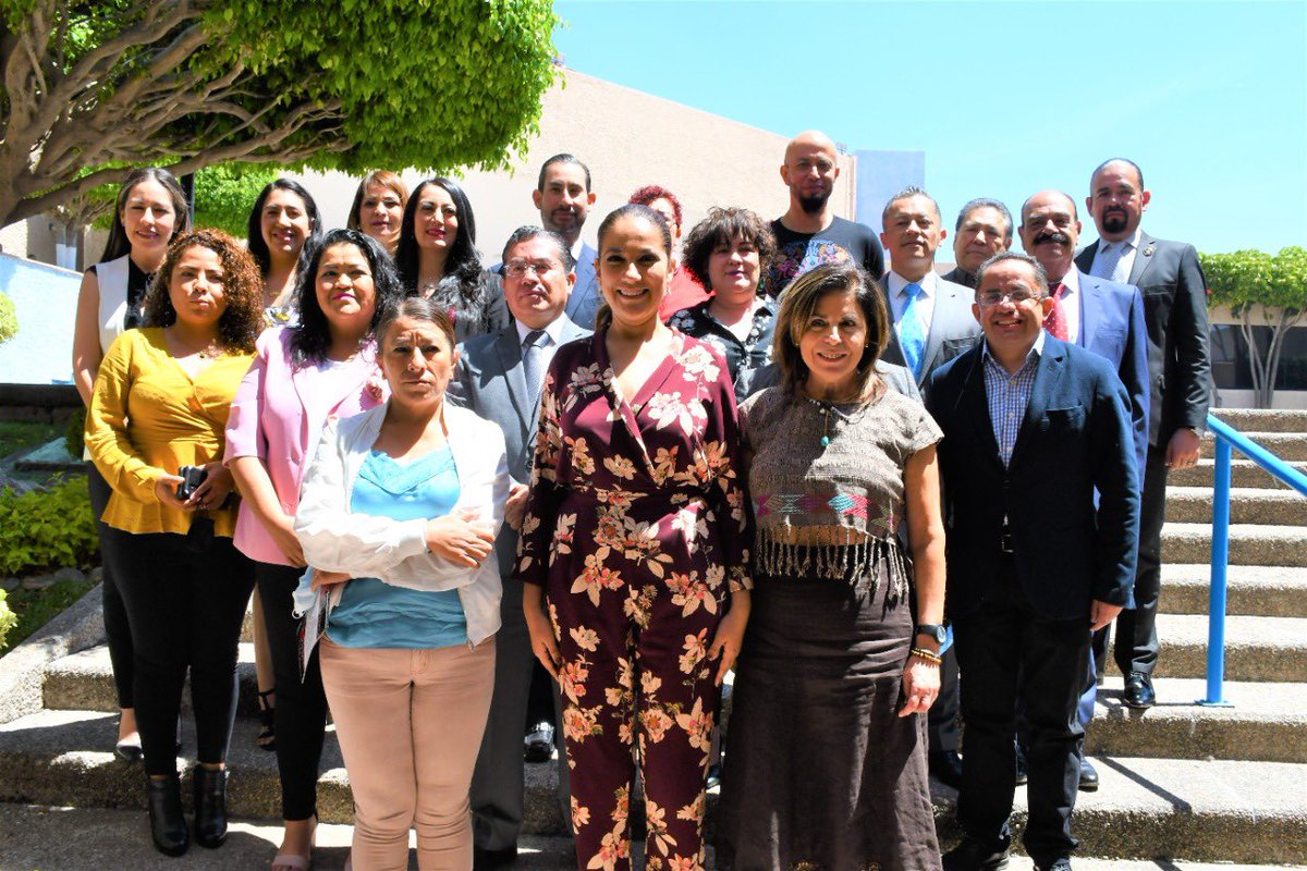 PRODHEG's tweet photo. Reiteramos nuestro compromiso con quienes el día de hoy asumieron como integrantes del Consejo Estatal de Protección a Personas Defensoras de Derechos Humanos y Periodistas, y el reconocimiento a quienes concluyeron; debemos sumar esfuerzos y hacer de Guanajuato un lugar seguro. https://t.co/9o0jI1FbCk