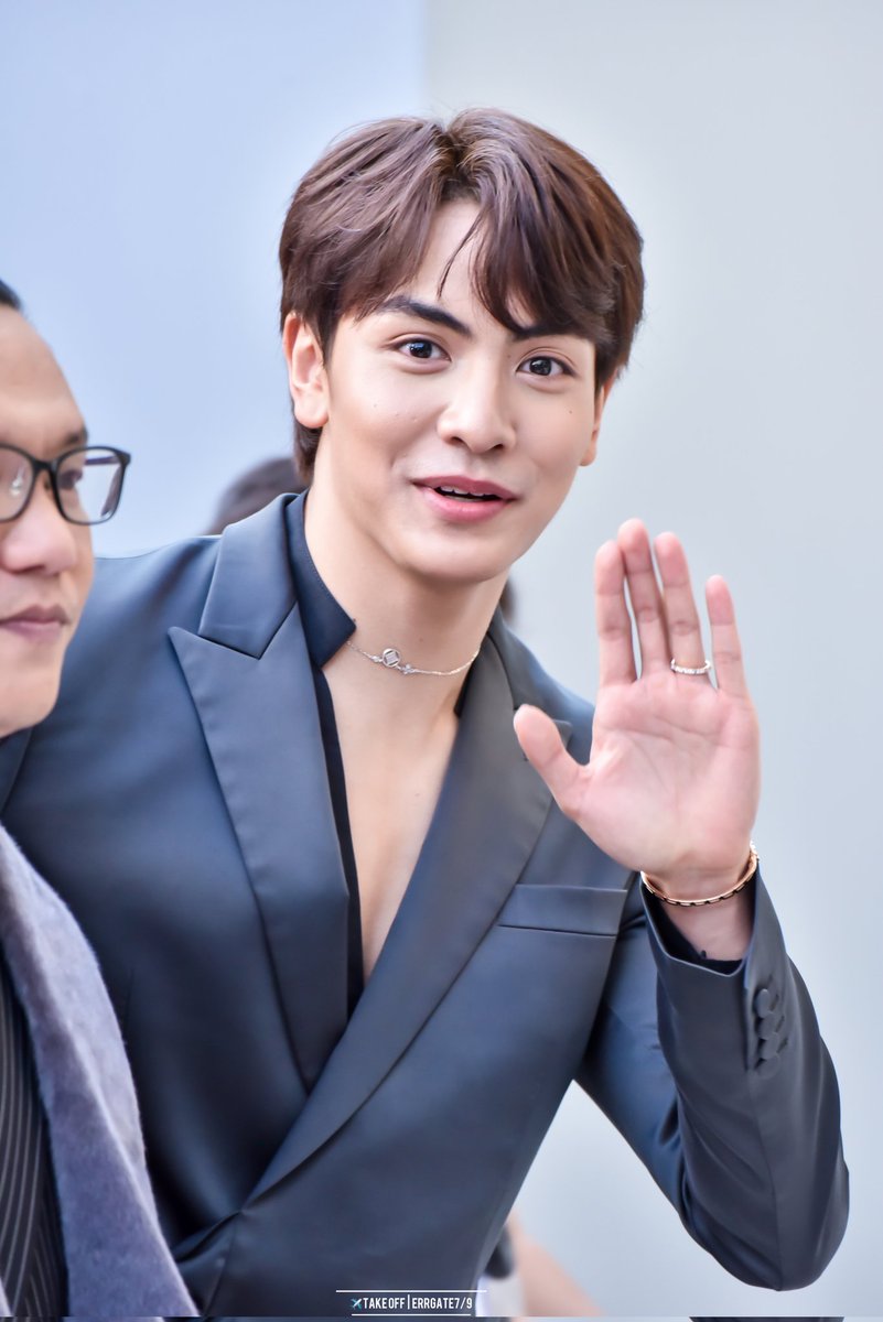 220405
งานเปิดตัว “Mafia The Series: Guns &amp; Freaks (มาเฟียเดอะซีรีส์ ปืนกลคนเพี้ยน)
#จุงอาเชน #joongarchen
#มาเฟียเดอะซีรีส์WorldPremiere
