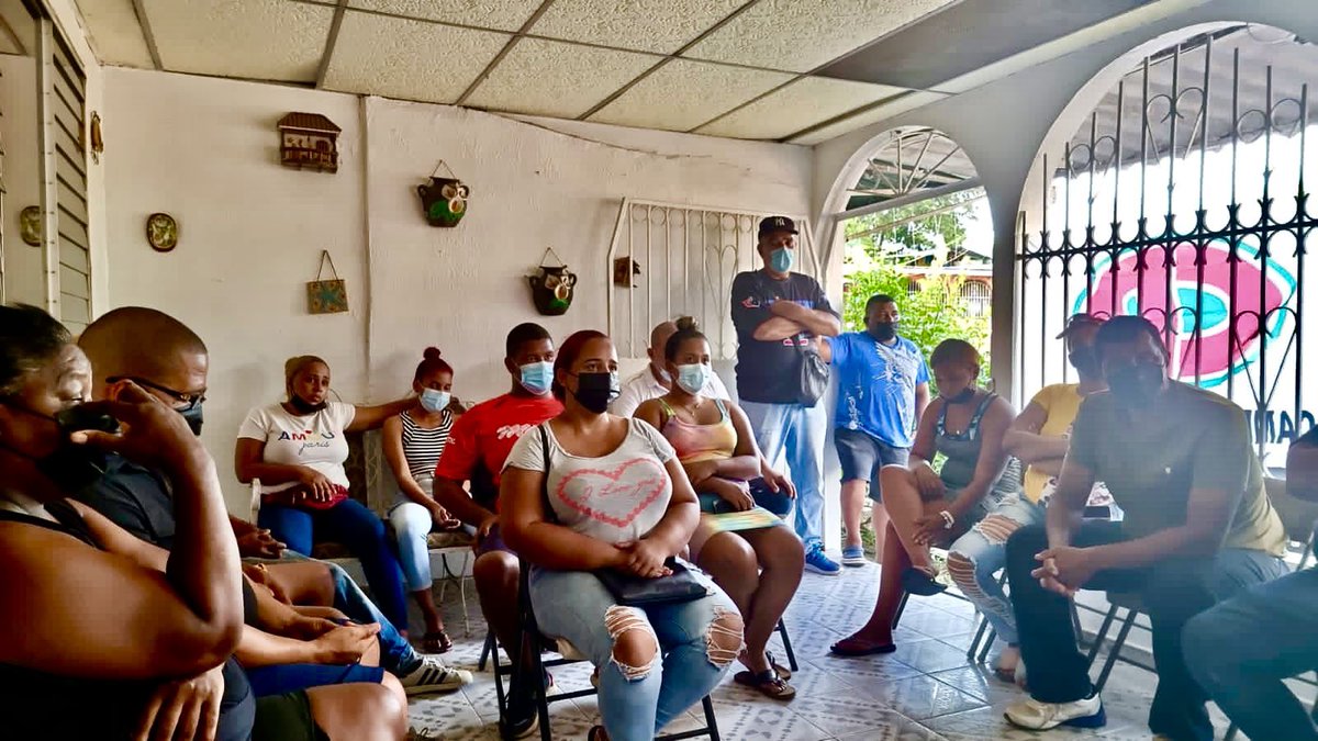 romuloroux's tweet photo. Seguimos caminando y visitando a nuestra gente. Hoy en la casa de nuestro amigo Bonilla en Juan Diaz, conversando sobre todo el trabajo que vamos a hacer para llegar en el 2024 a cambiar el país haciendo las cosas bien. https://t.co/v0N3qNy02W