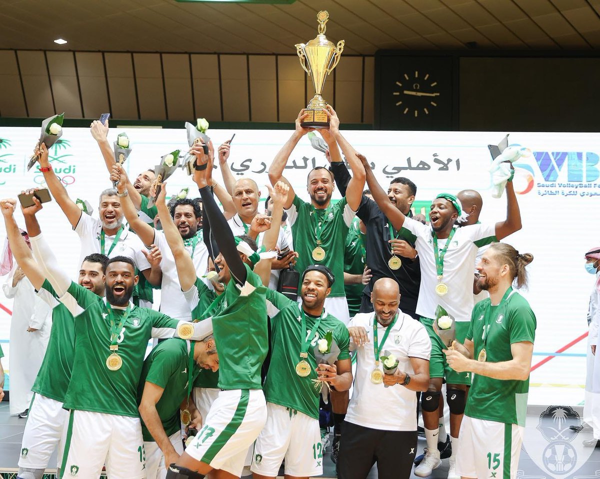 من3سنوات كان حلمي رجوع الاهلي الى منصة التتويج من سنتين كان حلمي تدعيم هذه الانجازات من سنة كان حلمي تربع الاهلي على عرش الكرة الطاءرة السعودية ولله الحمد تحقق ذلك بعد هذه التتويجات السبعة اقول شكرا جماهيرنا الوفية على دعمكم  شكرا لكل من ساهم من قريب او من بعيد في هذه الانجازات