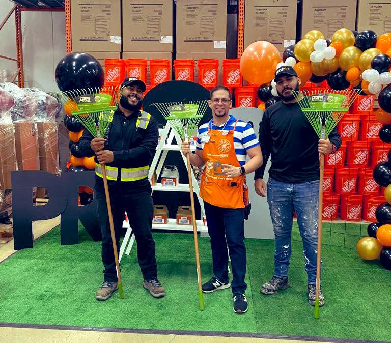 TainaMarie7's tweet photo. CELEBRANDO lo Importante que son Nuestros Contratistas!! 🚧🛠🧡 #ProXtraPerks #4WeeksofRewards #Team6401 https://t.co/ydmfqjHgse