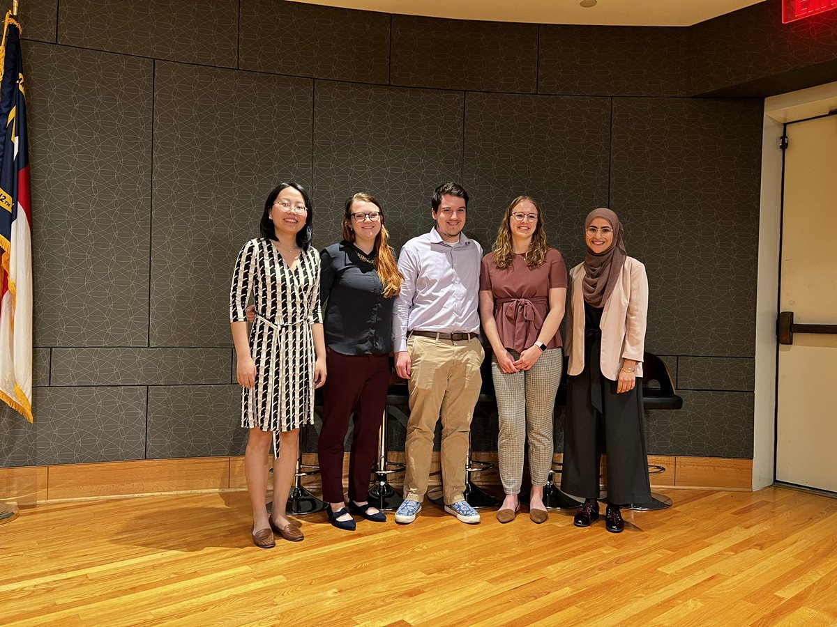 BakerLabMS's tweet photo. It was so amazing having the Triangle Area MS Discussion Group in-person again after 2 years and even better to have our own @KaylieKirkwood ⭐️ kick it off!! The five grad student speakers really showcased the great research going on in the Triangle!! 🔬 https://t.co/MRaMkvX72j