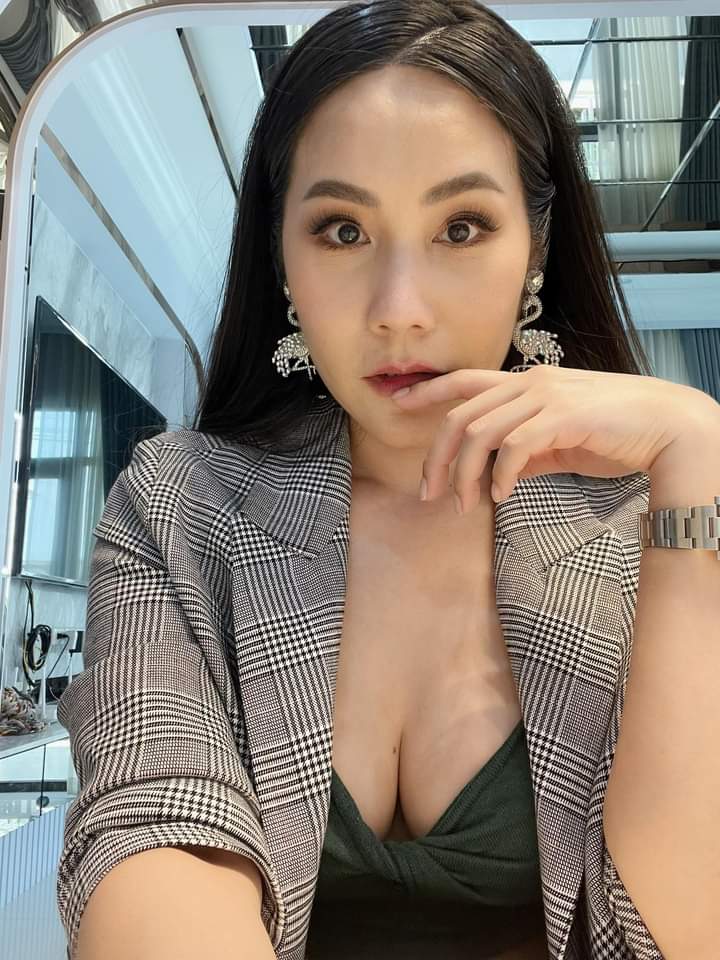qtRxHrcTFpsKn73's tweet photo. ยูริ ใหญ่ๆ https://t.co/JQPF0dJiA9