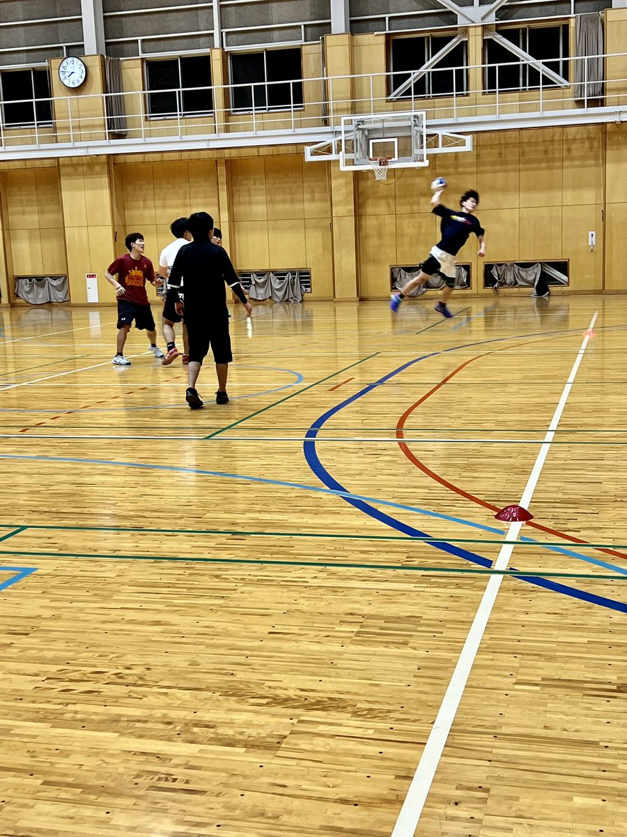 kyutechhandball's tweet photo. 昨日は一年生2人入ってくれました！

#春から九工大
#春から九州工業大学 https://t.co/QULF8oGgIc