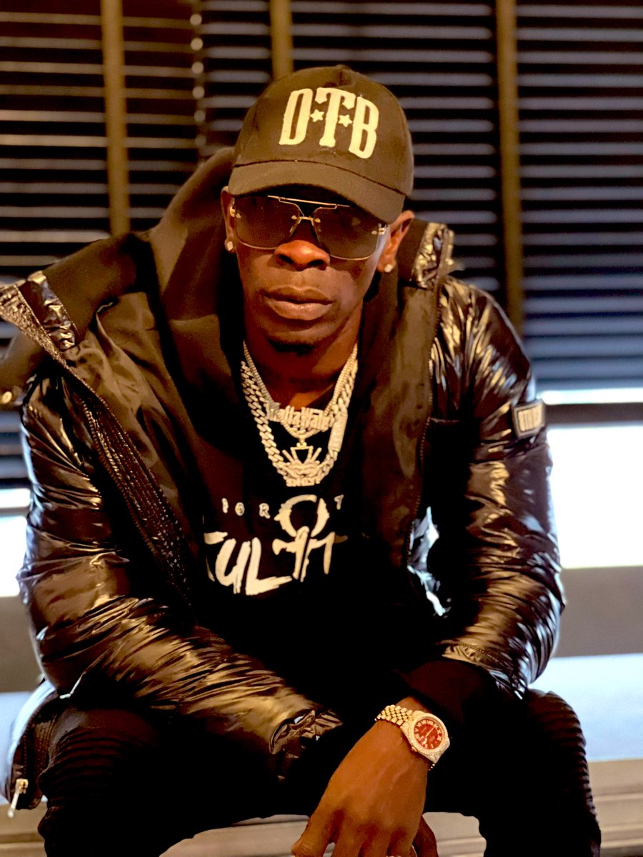 shattawalegh's tweet photo. SM fans 💎💎💎💡
I know how you deh  feel and I wish you go see what ade see in you 💡

If you no get anything you deh believe in 💡
You for no say ade believe in you 💡

Dem go try but Be strong 💪 #ONGOD #DTB 💡 https://t.co/Zv1TOghvR1
