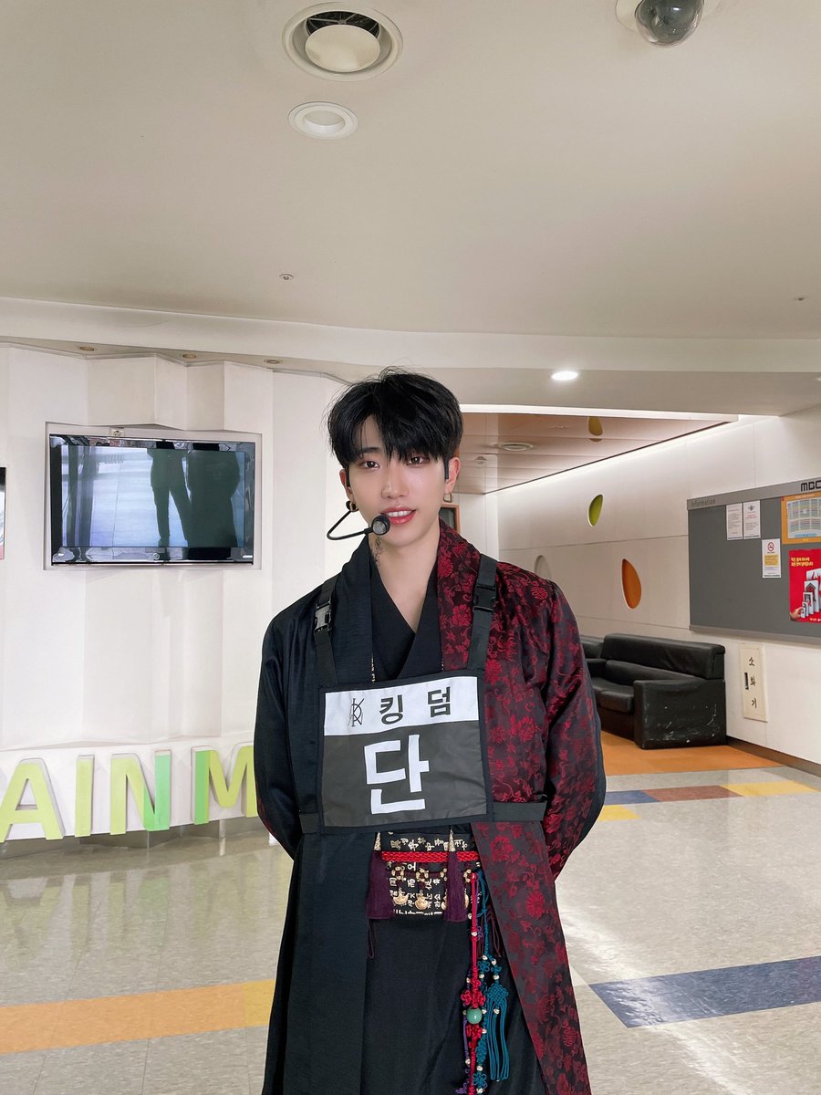 TheKingDom_GF's tweet photo. [DANN👑]

오늘도 같이 단단한 하루 보내자🥰🌷

#KINGDOM #킹덤 #DANN #단 https://t.co/jWu5evZ32C