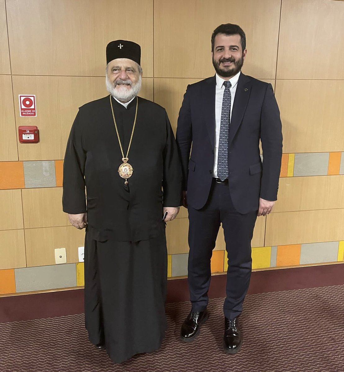 Tüm Brezilya Ortodoks Ruhani Lideri Başpiskopos Dom Damaskinos Mansour’u ziyaret ettik. Dinler arası diyalog ve kültürel ilişkilerimiz üzerine sohbet ettik. Türkiye’ye davet ederek , ikili ilişkilerin her alanda gelişmesi için hemfikir olduk. 
<a href="/TCKulturTurizm/">T.C. Kültür ve Turizm Bakanlığı</a> <a href="/MehmetNuriErsoy/">Mehmet Nuri Ersoy</a>