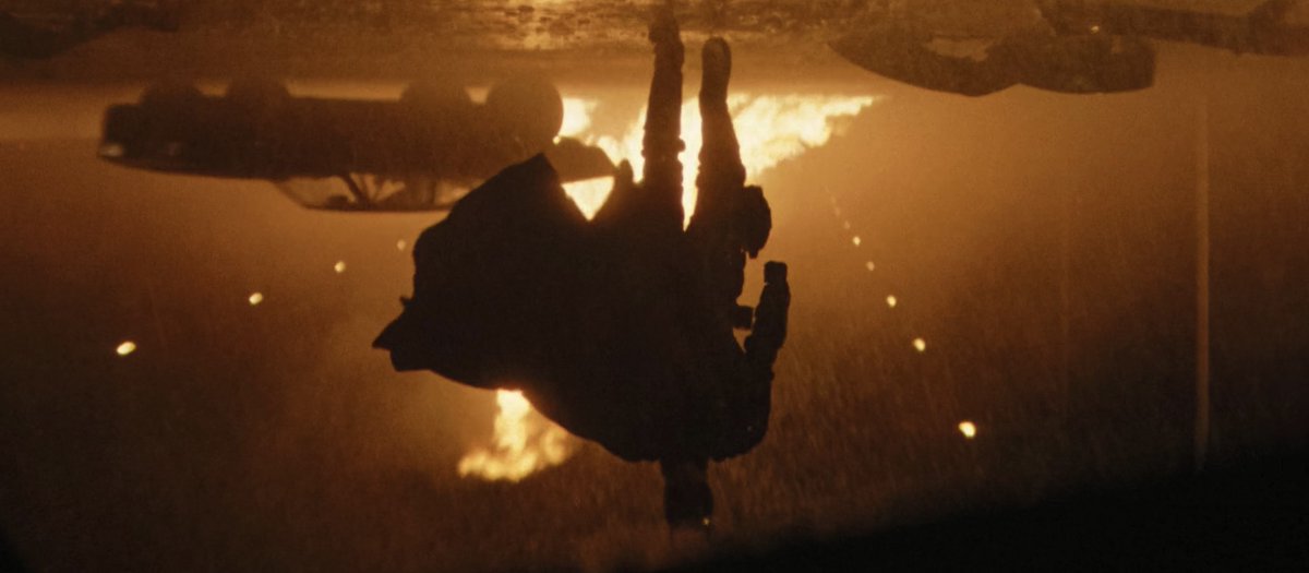 batmancurated's tweet photo. such a striking sequence… https://t.co/G7a1p9UcNO