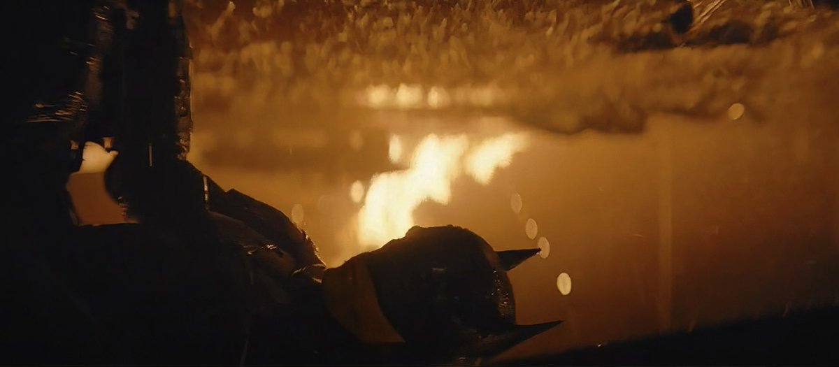 batmancurated's tweet photo. such a striking sequence… https://t.co/G7a1p9UcNO