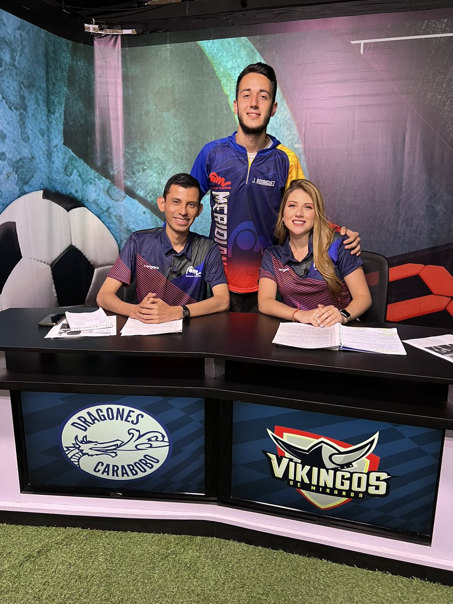 marieferro98's tweet photo. Hoy fue mi debut en los comentarios y análisis de las transmisiones de la Liga FUTSAL. Es un inmenso honor que me den esta responsabilidad que asumo con mucho respeto por esta disciplina. 

Gracias totales a todos ❤️

@MeridianoTV 
@LigaFUTVESala https://t.co/EpcwqC5GdO