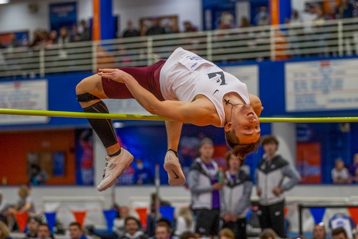 UWLMensTF's tweet photo. The Eagles host their first home meet this Saturday!! #GoEagles🦅 

Competition starts at 10:30 and these men are ready to clear some bars🤩 https://t.co/erolD6eC4L