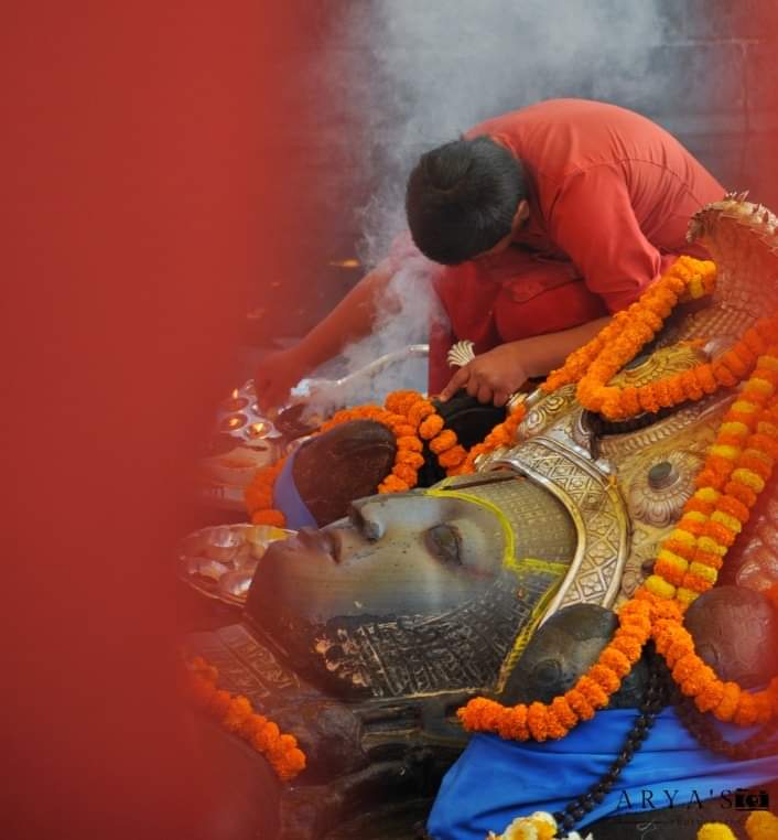 shabdaexpress's tweet photo. Thursday morning & statue of Lord Budhanilkantha at Narayanthan. ❤️🙏
Pic. aryas_foto
#theshabdaexpress #TSE #God #temble #Nepal https://t.co/n3aMsfQLQ0