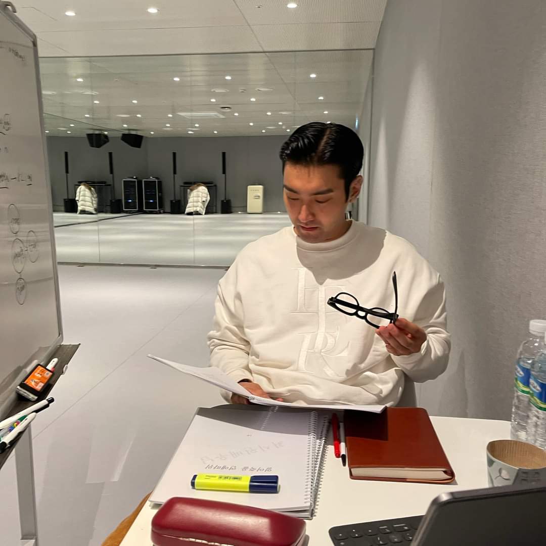 Happy birthday CHOI SIWON           