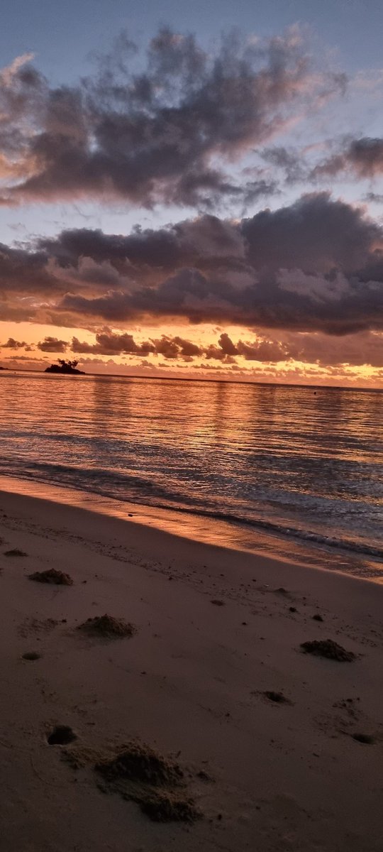 kulChris's tweet photo. #thursdaymorning #sunrisebeauty https://t.co/YiGzMTRzwK