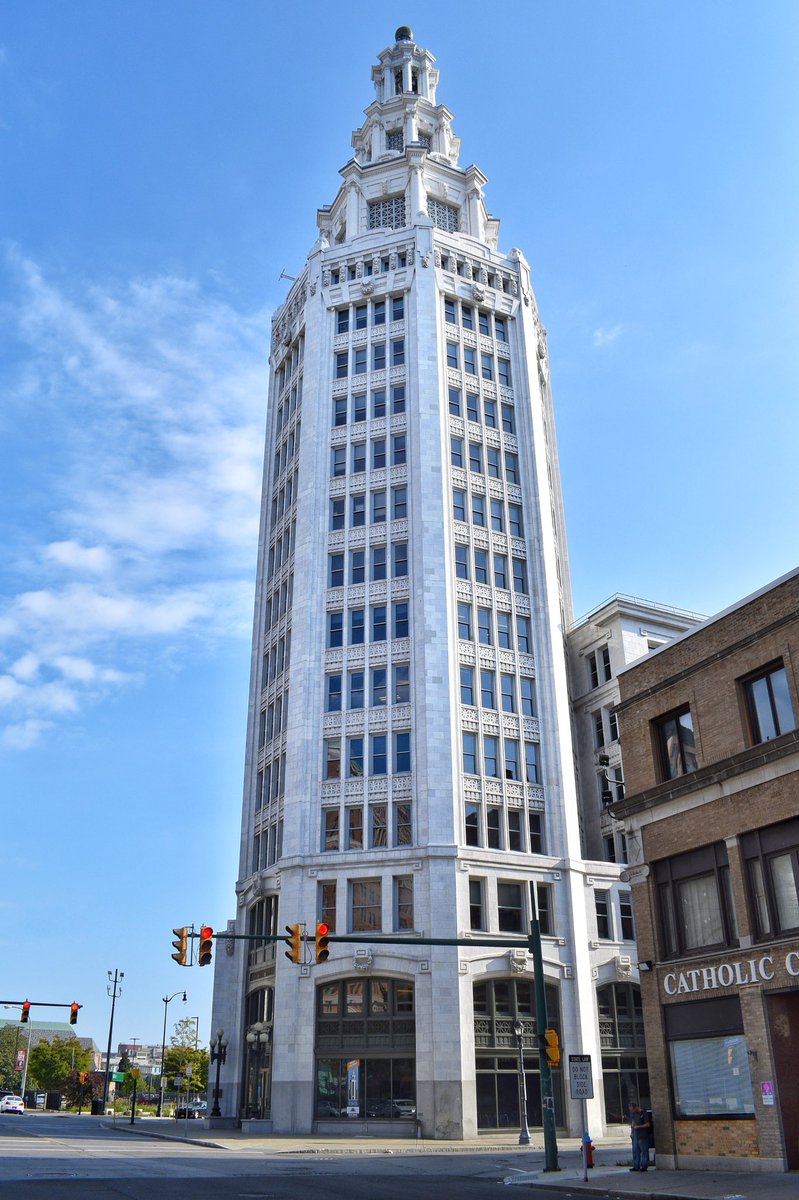 PokyLilWanderer's tweet photo. Sharing some photos of #Buffalo for this week’s #Top4Theme of #Top4Home
Tagging our hosts @Giselleinmotion @Touchse @CharlesMcCool @perthtravelers https://t.co/kZNLTKkXNo