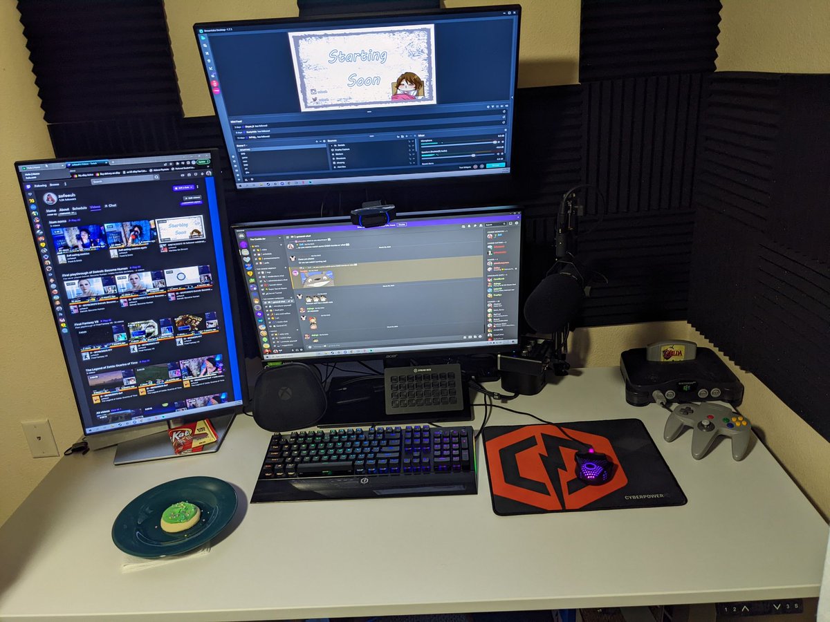 Zofeeuh's tweet photo. Guess what?! I finally have a desk!!
I will be streaming THIS Friday at 7PM CST. We'll be continuing OoT. Hope to see you there!
I miss you all so much~💙 https://t.co/MbNe73IMvl