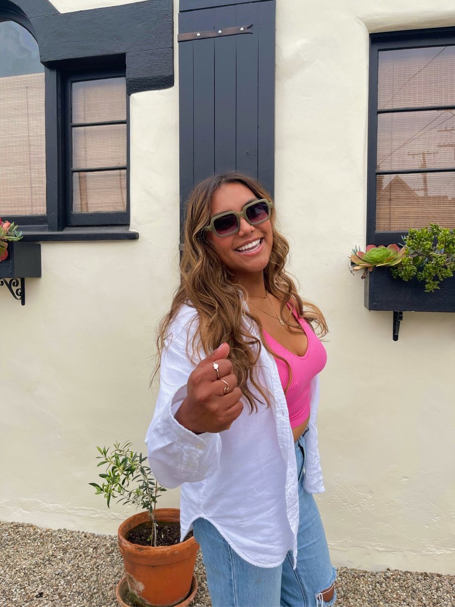SigmaKappaCSULB's tweet photo. Happy #WhyΣΚWednesday! Today we highlight our Fall 21’ member Marissa Gallardo! Check out instagram to see what she has to say about being in Sigma Kappa. 🤍🕊 #LBStateSigKap #DoveLove https://t.co/MHP3hHrpMj